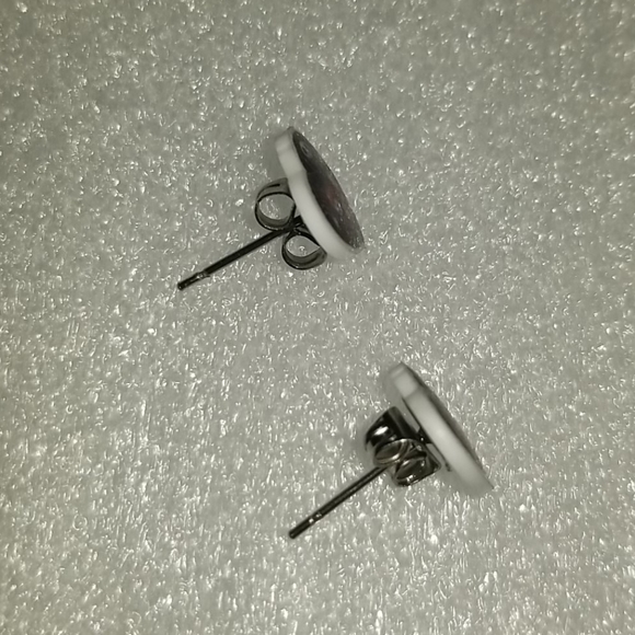 Jack and Sally mini heart earrings - Picture 3 of 3